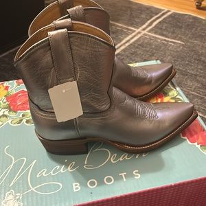 Macie Bean Petal to the Metal